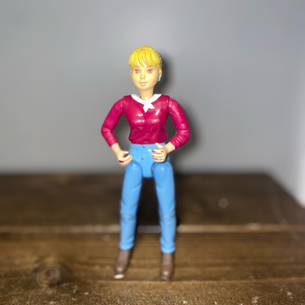 Fisher Price Loving Family Dream Dollhouse Blonde Mom doll red shirt jeans